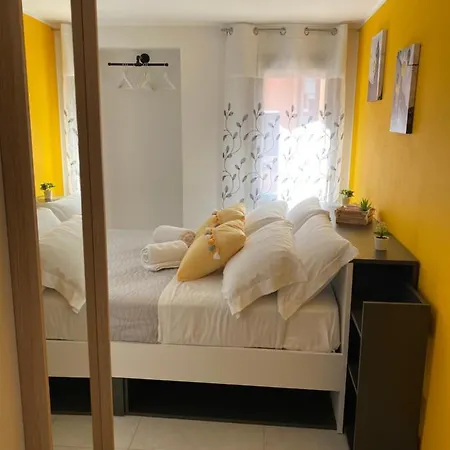 Laguna Blu Sole Con Terrazza Panoramica In Comune Casa de hóspedes