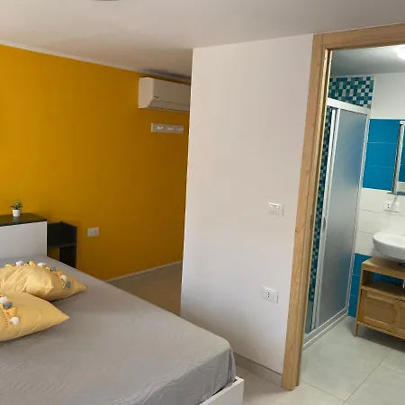 Laguna Blu Sole Con Terrazza Panoramica In Comune בית הארחה 3*